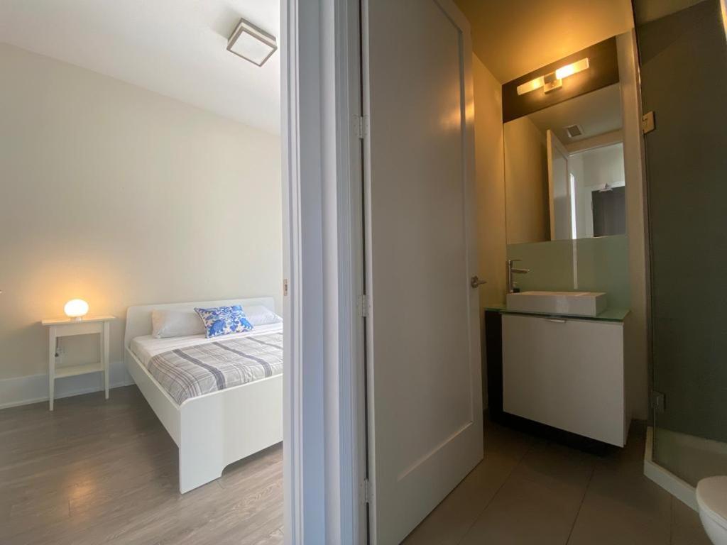 Grand View 2Br/2Ba Condos Cn Tower,Union,Tiff/Mtcc Toronto Dış mekan fotoğraf